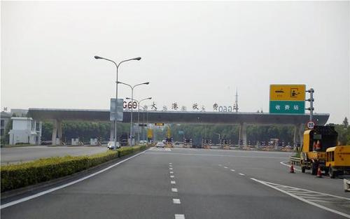 长江经济带哪个城市最有前途?宁杭公路大港收费站-图2 长江经济带哪个城市最有前途?宁杭公路大港收费站-图2