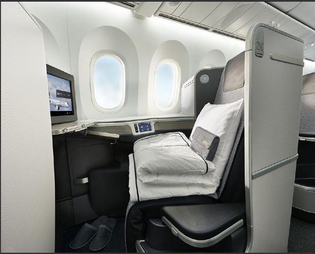 加航777-300er公务舱可以平躺吗?加航选座位收费-图2 加航777-300er公务舱可以平躺吗?加航选座位收费-图2