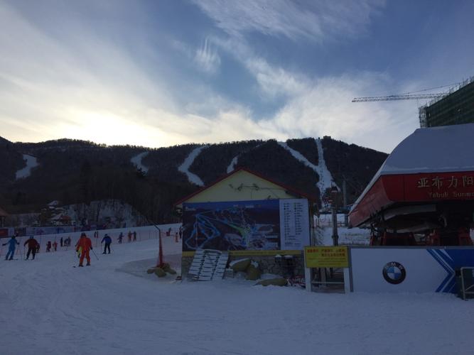 亚布力滑雪场住哪个酒店最好?哈尔滨亚布力滑雪场自带雪具怎么收费-图3 亚布力滑雪场住哪个酒店最好?哈尔滨亚布力滑雪场自带雪具怎么收费-图3
