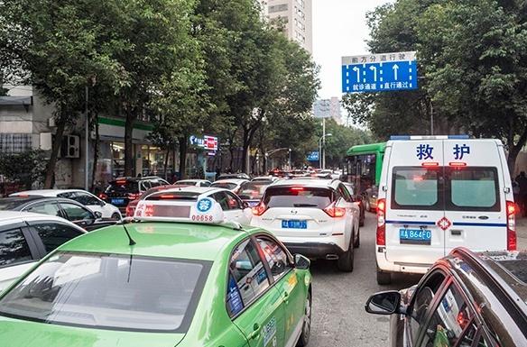 中午十二点打车便宜吗？堵车过了12点收费吗