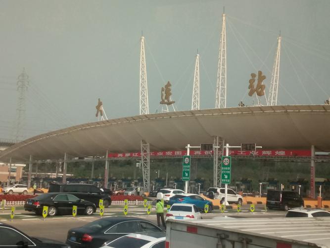 大连火车站二楼,私家车也可以开上去吗?不收费吧?大连火车站停车场收费-图2 大连火车站二楼,私家车也可以开上去吗?不收费吧?大连火车站停车场收费-图2