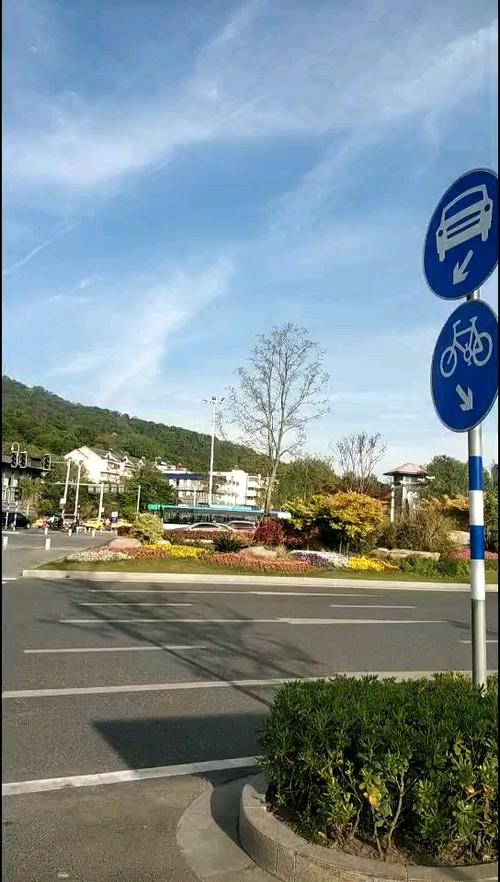 驾车到南京玄武湖怎么停车?太阳宫停车场收费吗-图2 驾车到南京玄武湖怎么停车?太阳宫停车场收费吗-图2