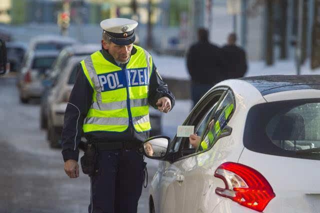 德国驾车违规罚款标准?德国打车 怎么收费标准-图1 德国驾车违规罚款标准?德国打车 怎么收费标准-图1