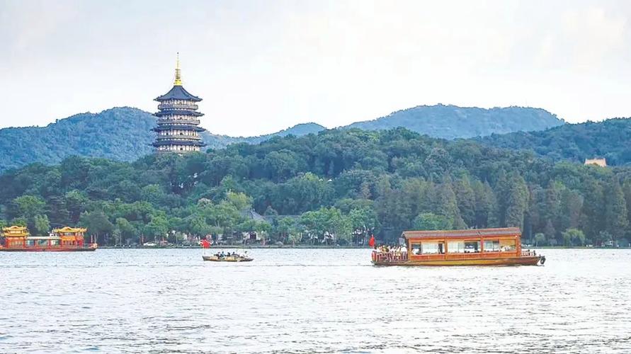 西湖60岁以上免票吗？杭州西湖不收费