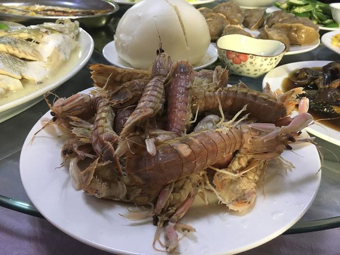 青岛黄海区去哪吃海鲜?金门大酒店停车收费-图2 青岛黄海区去哪吃海鲜?金门大酒店停车收费-图2