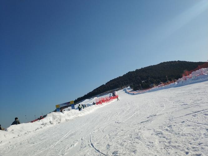山东滑雪场大小排行?莒县小店蟠龙山收费吗-图2 山东滑雪场大小排行?莒县小店蟠龙山收费吗-图2