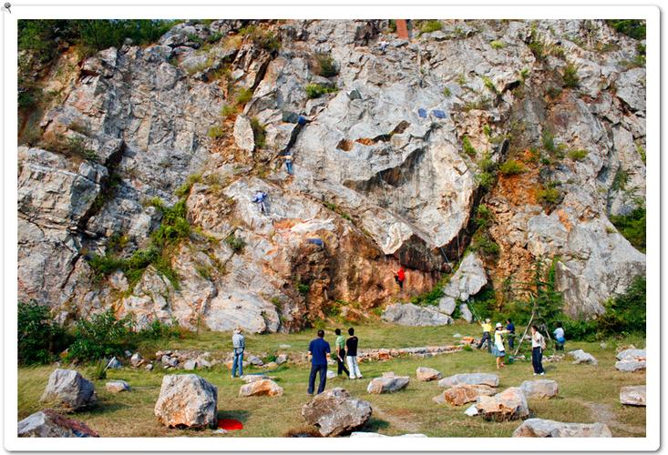 奉化青云古村旅游攻略？乐活岛攀岩收费吗