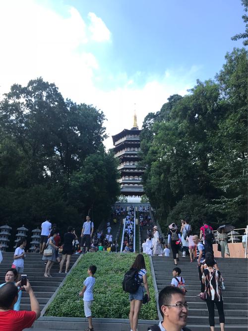 外地牌照车停哪里离西湖最近？雷锋塔停车场怎么收费