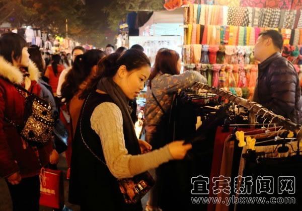 宜宾时代有摆地摊的吗？木兰文化广场摆摊 收费