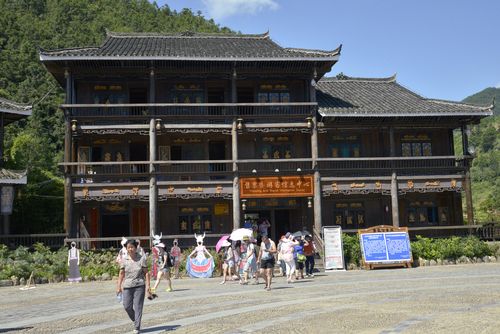 贵州千户苗寨停车方便吗?西江千户苗寨停车收费-图2 贵州千户苗寨停车方便吗?西江千户苗寨停车收费-图2