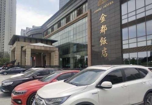 邯郸什么饭店不错?金狮麟邯郸跳舞收费吗-图3 邯郸什么饭店不错?金狮麟邯郸跳舞收费吗-图3