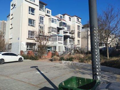 我家住在塘沽的莱茵春天,但是我不敢去游泳馆…只有一栋楼相隔?莱茵春天停车场收费-图1 我家住在塘沽的莱茵春天,但是我不敢去游泳馆…只有一栋楼相隔?莱茵春天停车场收费-图1