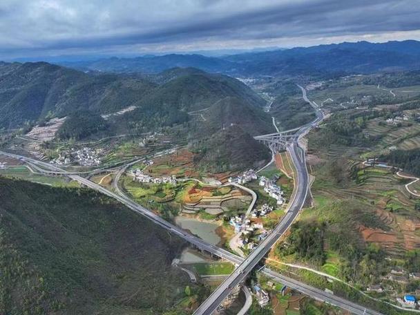 请问铜仁至石阡的高速公路什么时候通车?思南到铜仁高速收费-图3 请问铜仁至石阡的高速公路什么时候通车?思南到铜仁高速收费-图3