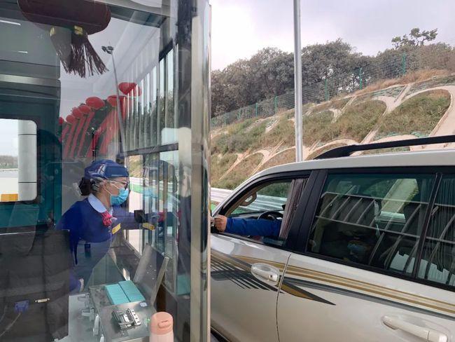 广昆高速云南段最后服务区是哪个?昆明收费站美女-图3 广昆高速云南段最后服务区是哪个?昆明收费站美女-图3