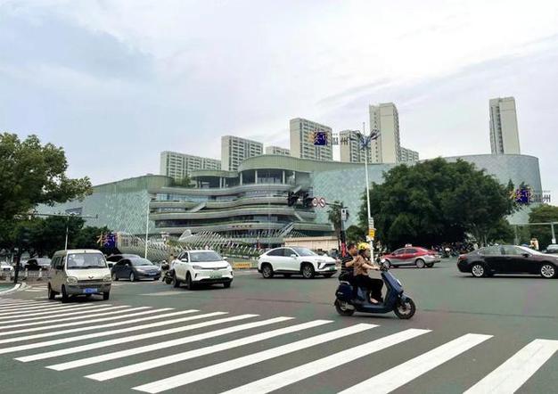 龙湾区有什么好玩的地方?龙湾万达停车场收费吗-图1 龙湾区有什么好玩的地方?龙湾万达停车场收费吗-图1