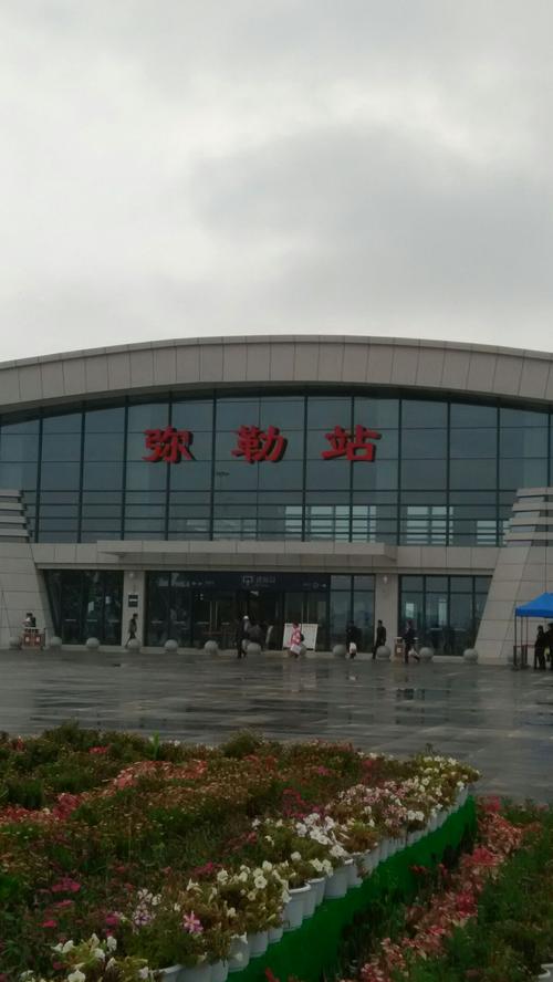 弥勒高铁站可以寄存行李吗?弥勒南站停车收费-图3 弥勒高铁站可以寄存行李吗?弥勒南站停车收费-图3