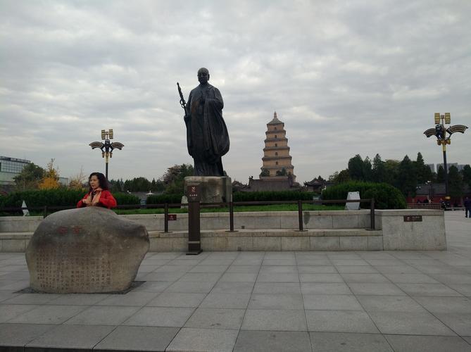 大雁塔景区60岁免票吗?大雁塔公园收费吗-图2 大雁塔景区60岁免票吗?大雁塔公园收费吗-图2