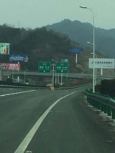 十堰到西安的高速公路通了没有？漫川关收费站图片