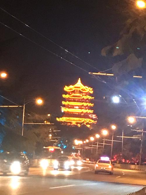 自驾夜游武汉长江大桥黄鹤楼如何停车?黄鹤楼停车场收费标准-图2 自驾夜游武汉长江大桥黄鹤楼如何停车?黄鹤楼停车场收费标准-图2