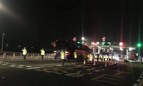 湖州市南浔镇高速路口下来第一个红绿灯有没有电子警察抓拍？安吉北收费站在哪里