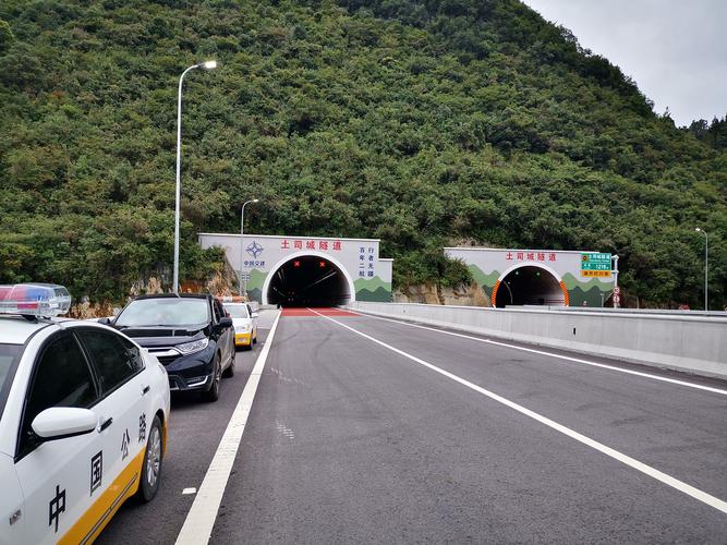 高速过路费大桥贵还是隧道贵？矮寨大桥收费吗