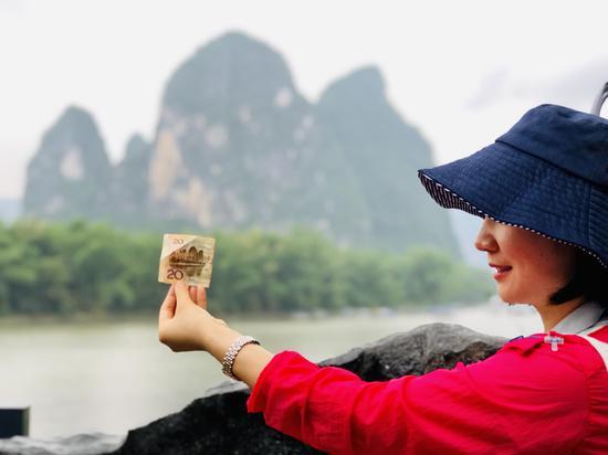 20元取景地?给游客合照收费-图2 20元取景地?给游客合照收费-图2