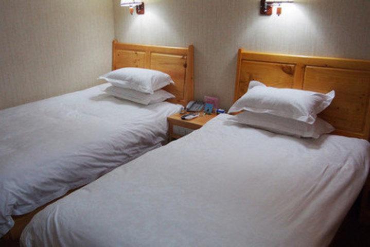 宾馆住标准间是按床位收费还是按房间收费?住旅店怎么收费-图3 宾馆住标准间是按床位收费还是按房间收费?住旅店怎么收费-图3