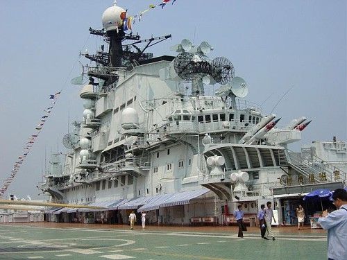 辽宁舰前身瓦良格号在深圳呆过吗?深圳明思克航母 停车 收费-图3 辽宁舰前身瓦良格号在深圳呆过吗?深圳明思克航母 停车 收费-图3