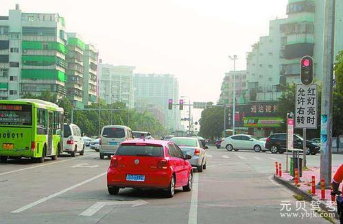 右拐弯受红灯限制吗?慈航广场停车收费标准-图2 右拐弯受红灯限制吗?慈航广场停车收费标准-图2