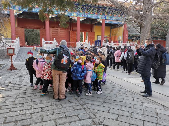 小学附近适合开什么店？国子监里面收费