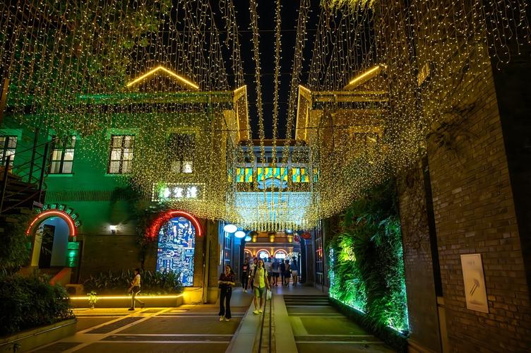 1912街区南京营业到几点?南京乱世佳人收费标准-图3 1912街区南京营业到几点?南京乱世佳人收费标准-图3