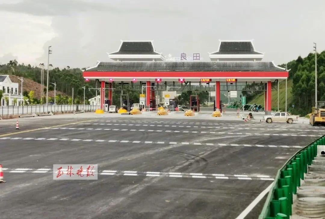 南湛高速公路有几个出入口？广东与广西交界的收费站什么地方-图2