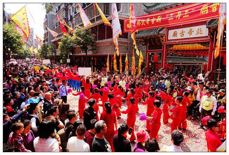 广东庙会哪里最好？西乡汇一城停车场收费