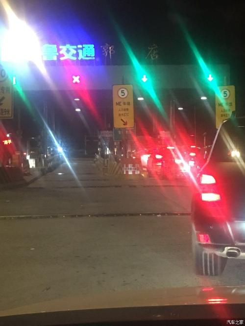 广州龙洞收费站出口的红绿灯有没有拍照的?广东夜间收费站图片-图2 广州龙洞收费站出口的红绿灯有没有拍照的?广东夜间收费站图片-图2