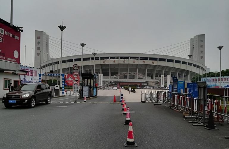 杭州黄龙体育馆停车收费标准？杭州市体育中心收费