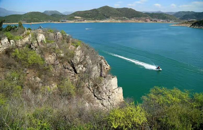 北京6月份去哪里比较好玩?金海湖内锯齿崖收费吗-图1 北京6月份去哪里比较好玩?金海湖内锯齿崖收费吗-图1