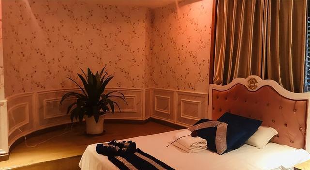 洗浴过夜一般包房多少钱?宾馆不过夜收费标准-图3 洗浴过夜一般包房多少钱?宾馆不过夜收费标准-图3