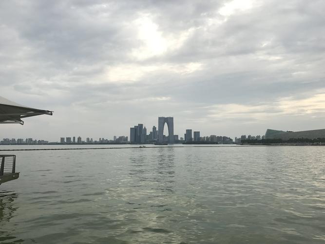 苏州金鸡湖一日游怎样安排线路呢？金鸡湖小火车怎么收费