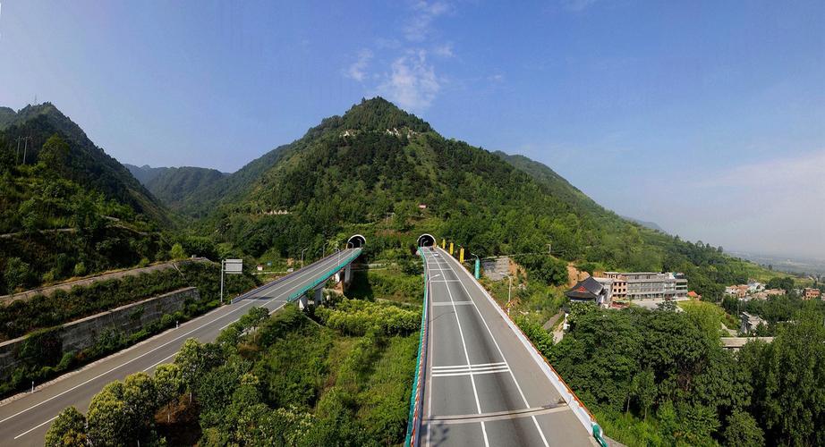 世界上有多少个古镇?平邑大洼隧道收费吗-图2 世界上有多少个古镇?平邑大洼隧道收费吗-图2