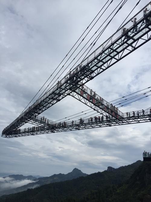 国庆重庆适合带孩子旅游的地方？万盛玻璃廊桥收费不.