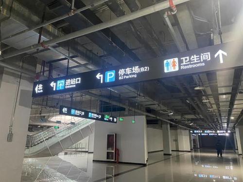 保定东站接人车放哪里？保定高铁站7天停车收费