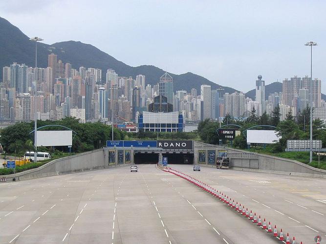 红隧和西隧有什么区别？香港海底隧道收费西隧