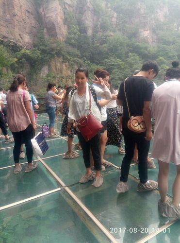 宝泉崖天下门票包含什么项目?宝泉玻璃栈道收费吗-图2 宝泉崖天下门票包含什么项目?宝泉玻璃栈道收费吗-图2