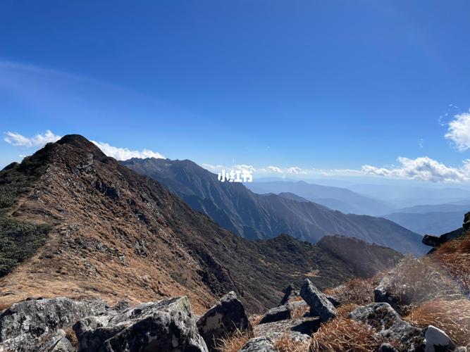 爬大理苍山登顶哪条线路比较好？大理苍山停车收费