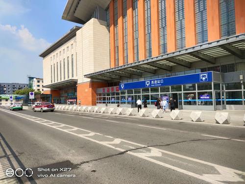 吉林高铁站有几个出站口?吉林华业停车场的收费-图1 吉林高铁站有几个出站口?吉林华业停车场的收费-图1