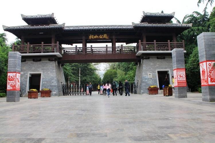 江岭景区适合腿脚不便的吗?开封府停车场收费-图2 江岭景区适合腿脚不便的吗?开封府停车场收费-图2