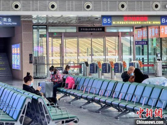 西宁火车站行李寄存的地方?西宁火车站停车收费-图2 西宁火车站行李寄存的地方?西宁火车站停车收费-图2
