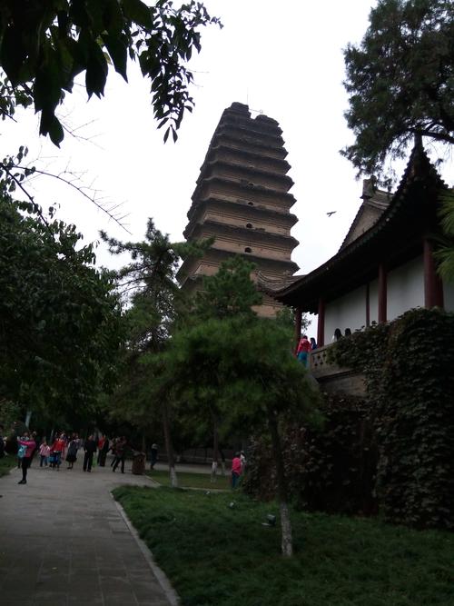 逛大雁塔小雁塔需要多长时间?小雁塔的博物院收费吗-图3 逛大雁塔小雁塔需要多长时间?小雁塔的博物院收费吗-图3