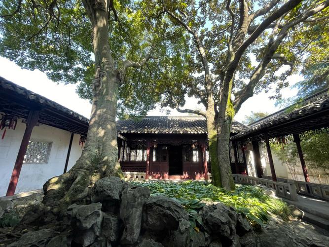 苏州园林年卡怎么办理？在哪里办理？什么时间办理？现在能办吗?谢谢？苏州丽景苑停车场收费