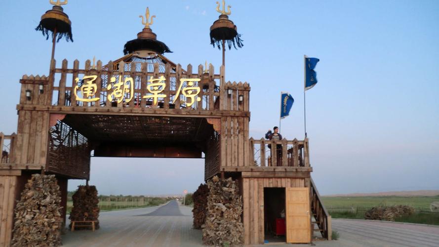 鄂尔多斯和通湖草原哪个好?通湖草原收费项目-图2 鄂尔多斯和通湖草原哪个好?通湖草原收费项目-图2